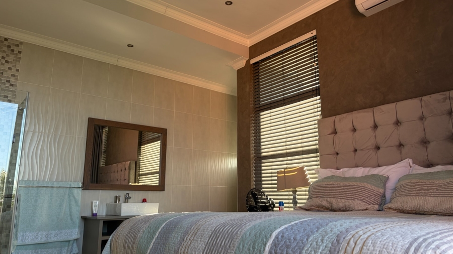 4 Bedroom Property for Sale in Grimbeeck Park North West